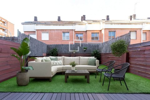 Villa for sale in Sant Just Desvern, Barcelona, Spain 5 bedrooms, 219 sq.m. No. 150590 - photo 3