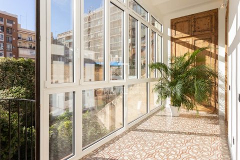 Apartament w Barcelona, Hiszpania 2 sypialnie, 180 mkw. nr 150593 – zdjęcie 18