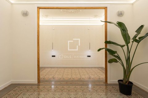 Apartament w Barcelona, Hiszpania 2 sypialnie, 180 mkw. nr 150593 – zdjęcie 30