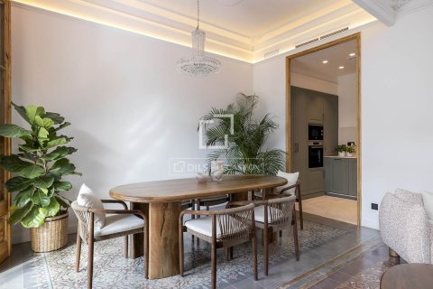 Huoneisto myytävänä Barcelona, Espanja, 2 makuuhuonetta, 180 m2 No. 150593 - kuva 18