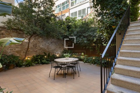 Apartament w Barcelona, Hiszpania 2 sypialnie, 180 mkw. nr 150593 – zdjęcie 15