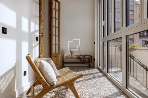Huoneisto myytävänä Barcelona, Espanja, 2 makuuhuonetta, 180 m2 No. 150593 - kuva 23