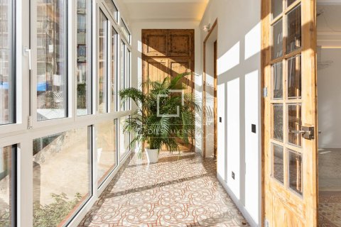 Apartament w Barcelona, Hiszpania 2 sypialnie, 180 mkw. nr 150593 – zdjęcie 2