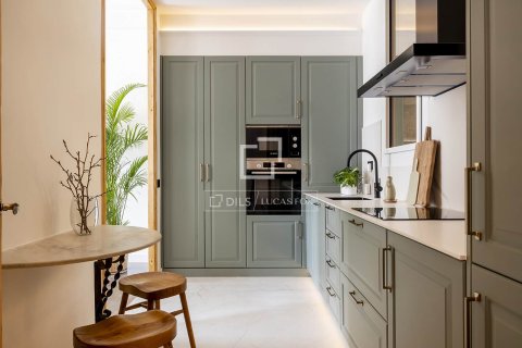 Huoneisto myytävänä Barcelona, Espanja, 2 makuuhuonetta, 180 m2 No. 150593 - kuva 20