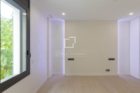 Villa for sale in Caldes d'Estrac, Barcelona, Spain 3 bedrooms, 275 sq.m. No. 150588 - photo 28