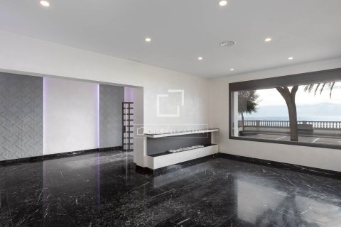 Villa for sale in Caldes d'Estrac, Barcelona, Spain 3 bedrooms, 275 sq.m. No. 150588 - photo 5