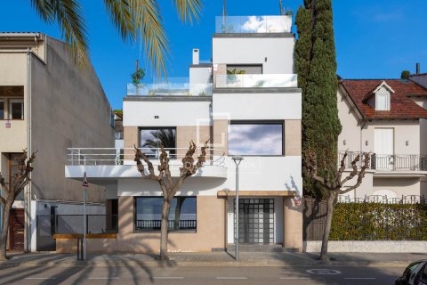 Villa in Caldes d'Estrac, Barcelona, Spain 3 bedrooms, 275 sq.m. No. 150588