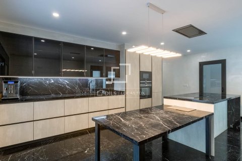 Villa for sale in Caldes d'Estrac, Barcelona, Spain 3 bedrooms, 275 sq.m. No. 150588 - photo 15