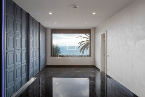 Villa for sale in Caldes d'Estrac, Barcelona, Spain 3 bedrooms, 275 sq.m. No. 150588 - photo 10