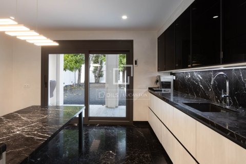 Villa for sale in Caldes d'Estrac, Barcelona, Spain 3 bedrooms, 275 sq.m. No. 150588 - photo 14