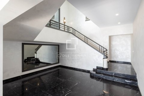 Villa for sale in Caldes d'Estrac, Barcelona, Spain 3 bedrooms, 275 sq.m. No. 150588 - photo 9