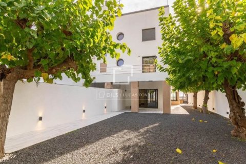 Villa for sale in Caldes d'Estrac, Barcelona, Spain 3 bedrooms, 275 sq.m. No. 150588 - photo 8