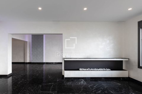 Villa for sale in Caldes d'Estrac, Barcelona, Spain 3 bedrooms, 275 sq.m. No. 150588 - photo 6