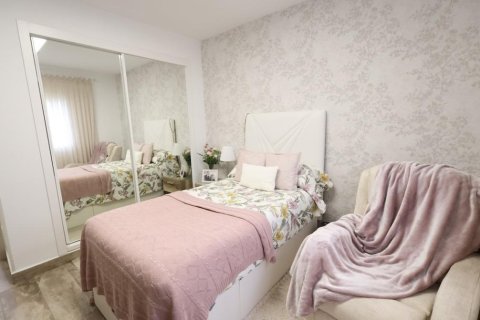 Продажа виллы в Сан-Мигель-де-Салинас, Аликанте, Испания 4 спальни, 180м2 №146907 - фото 25