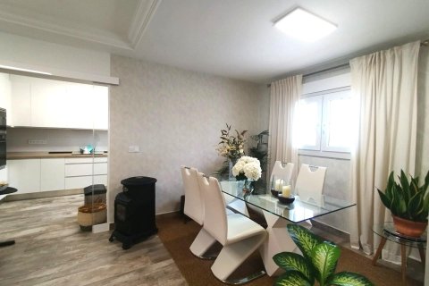 Продажа виллы в Сан-Мигель-де-Салинас, Аликанте, Испания 4 спальни, 180м2 №146907 - фото 19