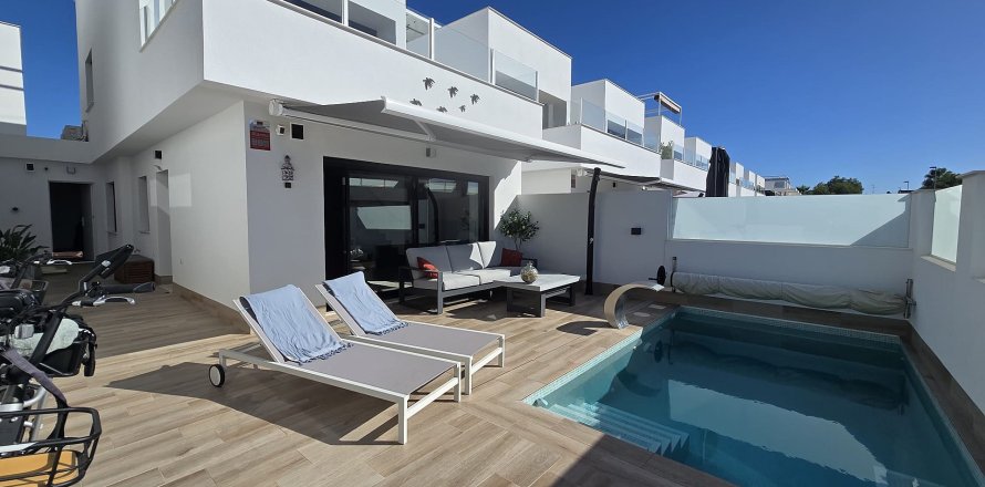 Вилла в Сан-Педро-дель-Пинатар, Мурсия, Испания 3 спальни, 142м2 №146909