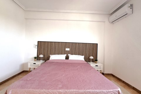 Lägenhet till salu i Torrevieja, Alicante, Spanien 2 sovrum, 147 kvm. Nr. 146906 - foto 12