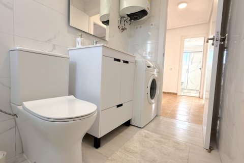 Lägenhet till salu i Torrevieja, Alicante, Spanien 2 sovrum, 147 kvm. Nr. 146906 - foto 15