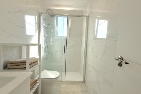 Lägenhet till salu i Torrevieja, Alicante, Spanien 2 sovrum, 147 kvm. Nr. 146906 - foto 19