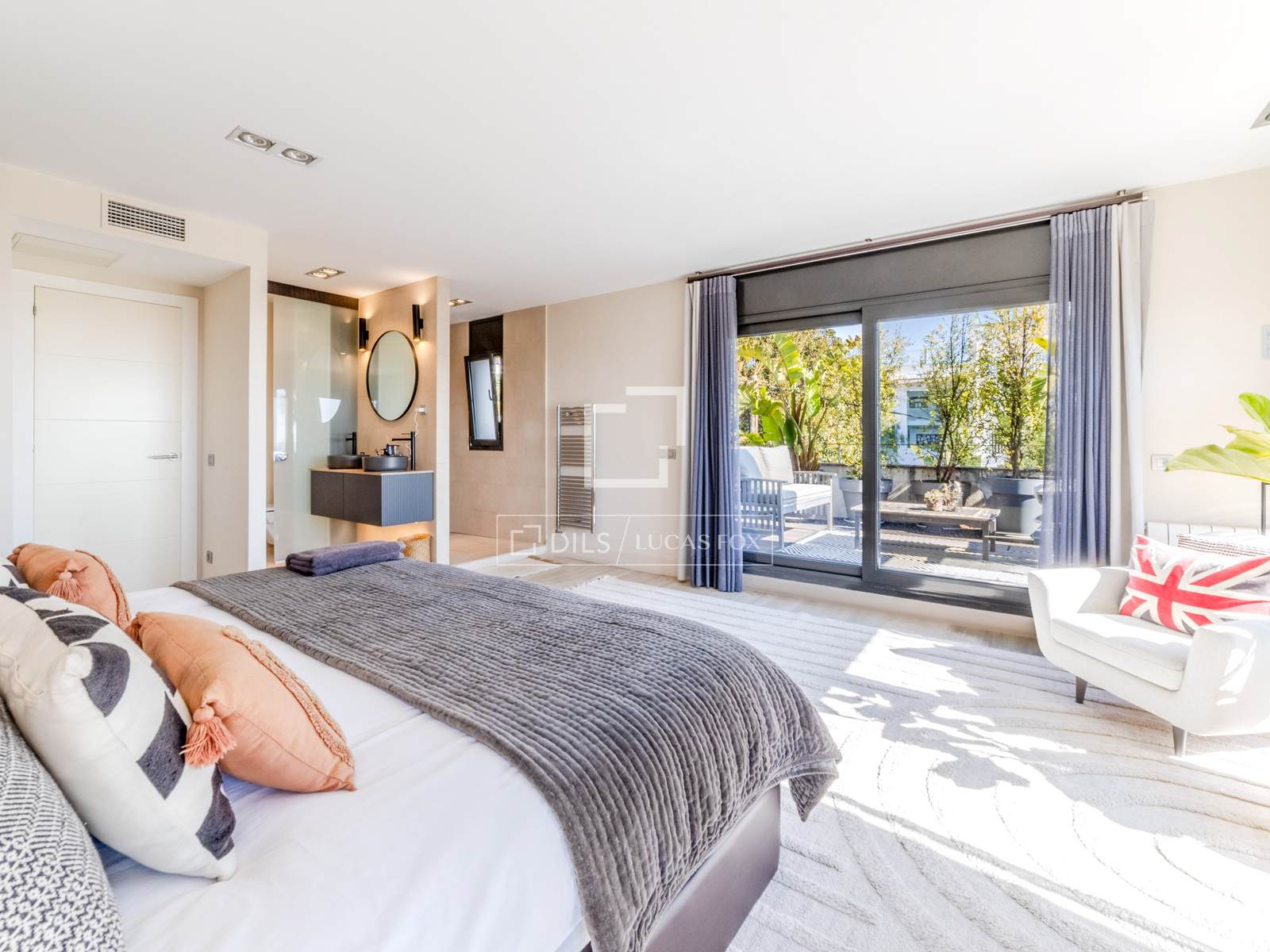 Villa a Sitges, Barcelona, Spagna 6 camere da letto, 432 mq. N° 160852