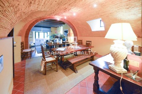Linnat myytävänä Girona, Espanja, 5 makuuhuonetta, No. 176864 - kuva 16
