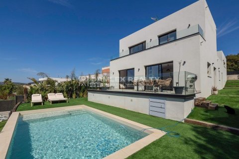 Talo Santa Cristina d'Aro, Girona, Espanja 4 makuuhuonetta, 216 m2 No. 176860