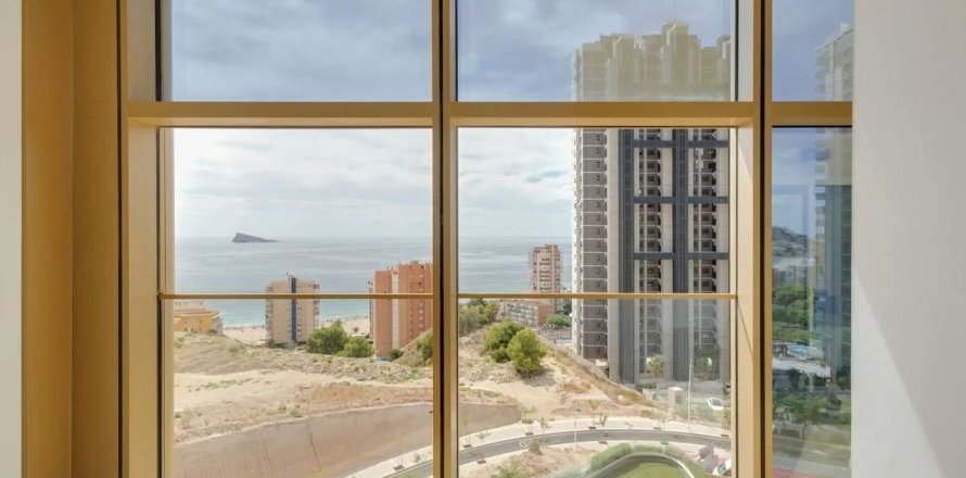Apartment à Benidorm, Alicante, Espagne 2 chambres, 75 m2 No. 180732