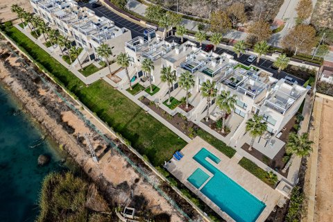 Kattohuoneisto myytävänä Pinar De Campoverde, Alicante, Espanja , 67 m2 No. 165994 - kuva 1