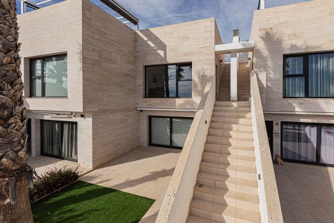 Kattohuoneisto myytävänä Pinar De Campoverde, Alicante, Espanja , 67 m2 No. 165994 - kuva 3