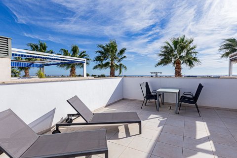 Kattohuoneisto myytävänä Pinar De Campoverde, Alicante, Espanja , 67 m2 No. 165994 - kuva 24