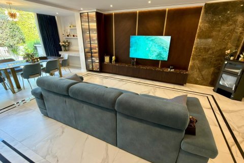 Bungalow in vendita a Alicante, Spagna 6 camere da letto, 245 mq. N° 165998 - foto 8