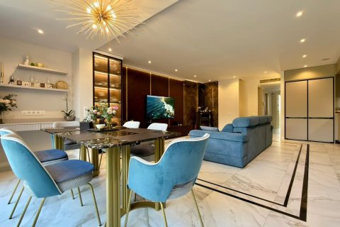 Bungalow in vendita a Alicante, Spagna 6 camere da letto, 245 mq. N° 165998 - foto 2