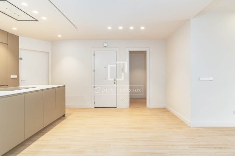 Apartment à vendre à Barcelona, Espagne, 4 chambres, 161 m2 No. 150677 - photo 14