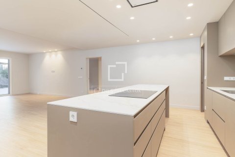 Apartment à vendre à Barcelona, Espagne, 4 chambres, 161 m2 No. 150677 - photo 2