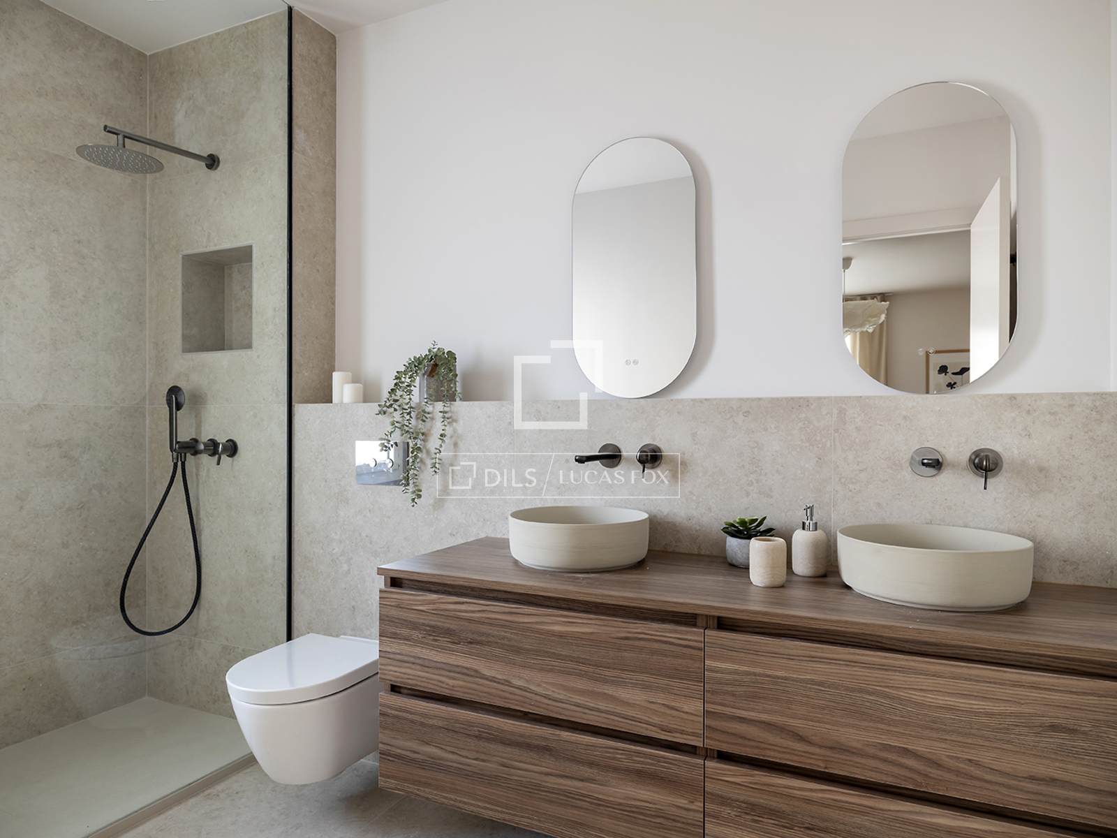 Apartment in Barcelona, Spain 4 bedrooms, 161 sq.m. No. 150677
