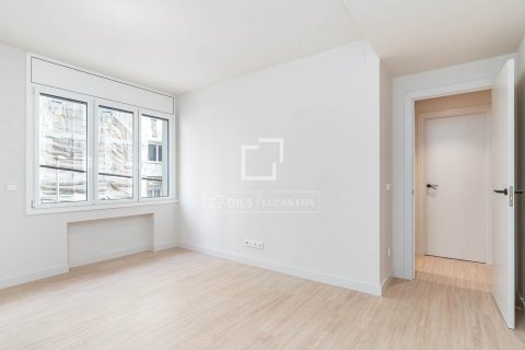 Apartment à vendre à Barcelona, Espagne, 4 chambres, 161 m2 No. 150677 - photo 30