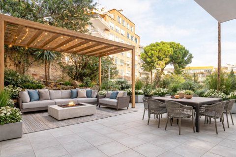 Huoneisto Barcelona, Espanja 4 makuuhuonetta, 161 m2 No. 150677