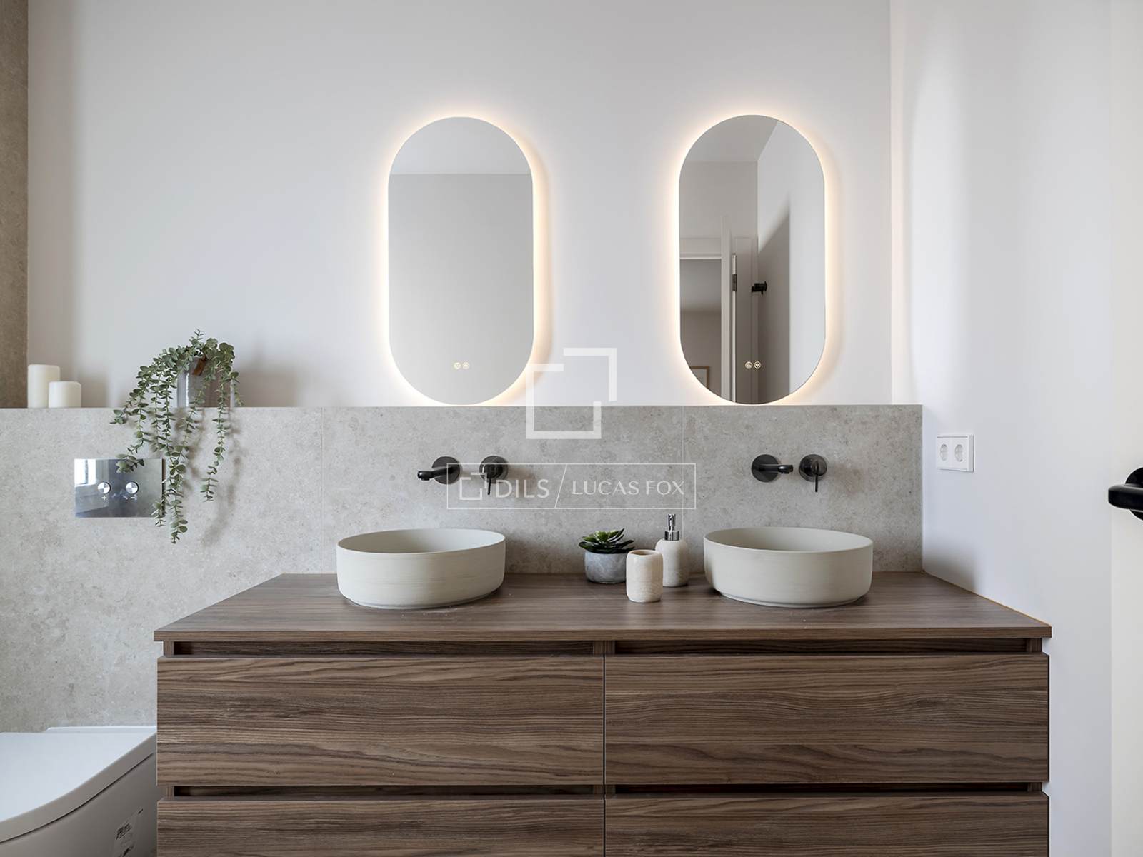 Apartment in Barcelona, Spain 4 bedrooms, 161 sq.m. No. 150677
