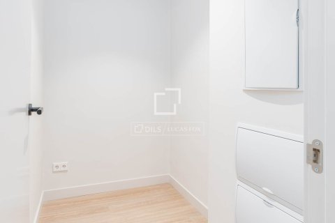 Apartment à vendre à Barcelona, Espagne, 4 chambres, 161 m2 No. 150677 - photo 15