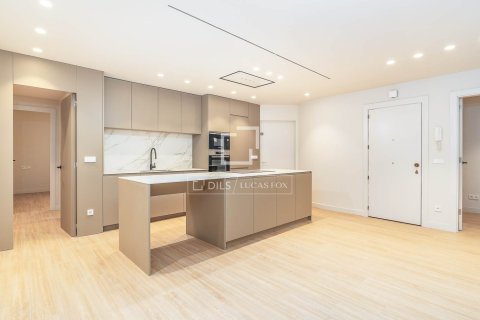 Apartment à vendre à Barcelona, Espagne, 4 chambres, 161 m2 No. 150677 - photo 11