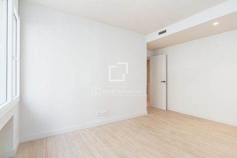 Apartment à vendre à Barcelona, Espagne, 4 chambres, 161 m2 No. 150677 - photo 28