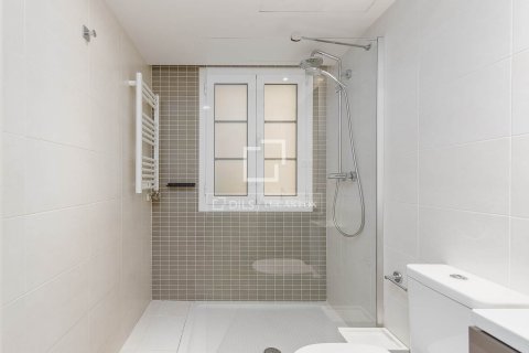 Apartment à vendre à Barcelona, Espagne, 1 chambre, 67 m2 No. 150673 - photo 16