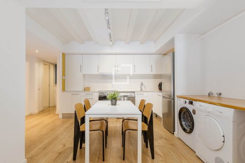 Apartment à vendre à Barcelona, Espagne, 1 chambre, 67 m2 No. 150673 - photo 6