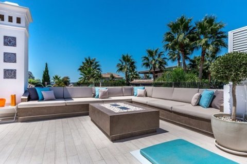 Сasa en venta Málaga, España 5 dormitorios, 310 m2 No. 69576 - foto 1