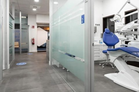 Proprietà commerciale a Barcelona, Spagna 685 mq. N° 180543
