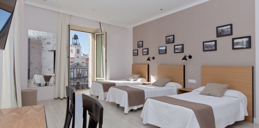 Proprietà commerciale a Lloret de Mar, Girona, Spagna 3092 mq. N° 180542