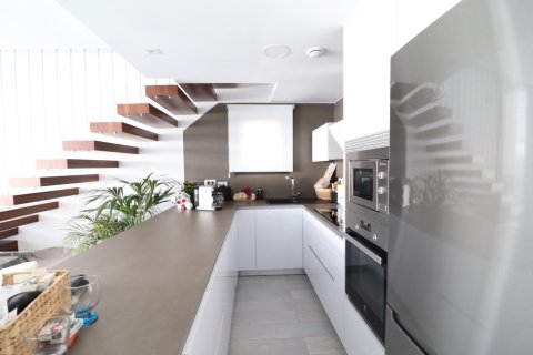 Villa for sale in Cabo Roig, Alicante, Spain 3 bedrooms, 140 sq.m. No. 145180 - photo 4