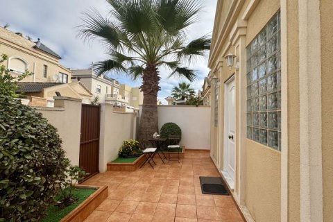 Villa pārdošanā Torrevieja, Alicante, Spānijā 4 istabas, 124 m2 Nr. 189528 - attēls 9