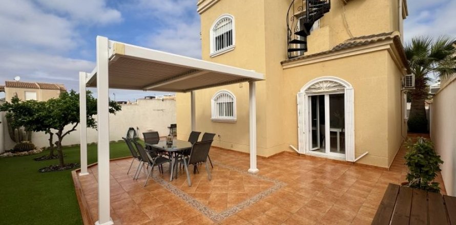 Villa Torrevieja, Alicante, Spānijā 4 istabas, 124 m2 Nr. 189528