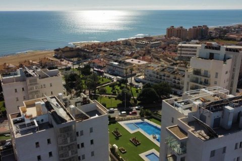 Lägenhet till salu i Torrevieja, Alicante, Spanien 2 sovrum, 73 kvm. Nr. 189526 - foto 2